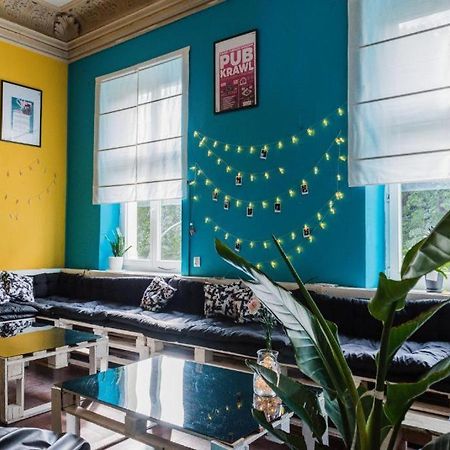 New One World Hostel クラクフ エクステリア 写真