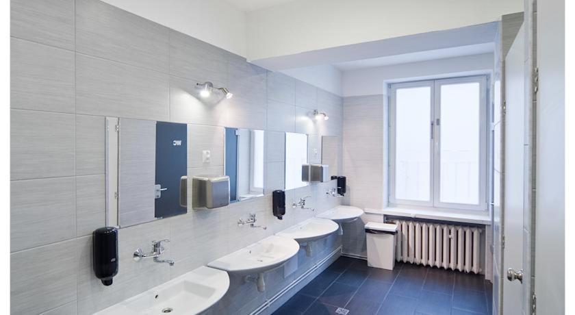 New One World Hostel クラクフ エクステリア 写真