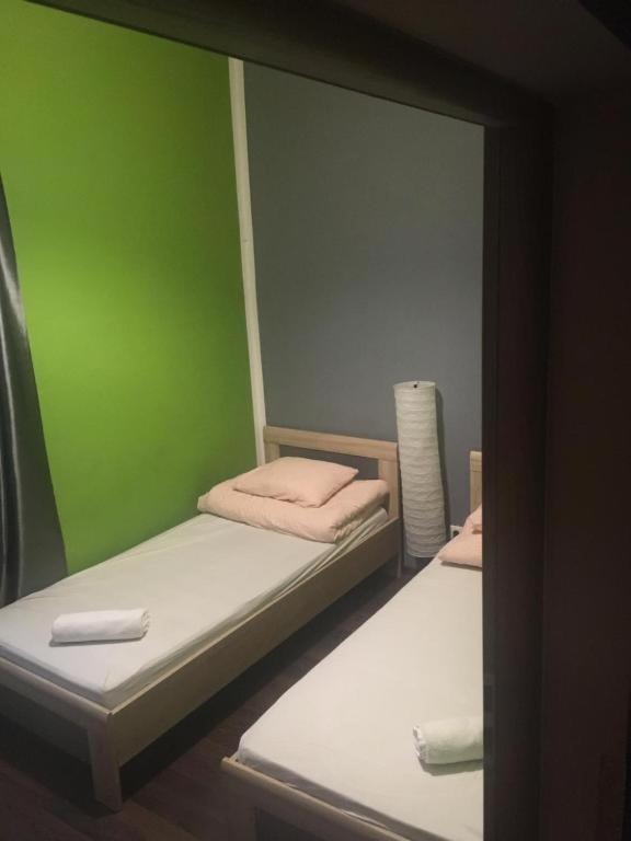 New One World Hostel クラクフ エクステリア 写真
